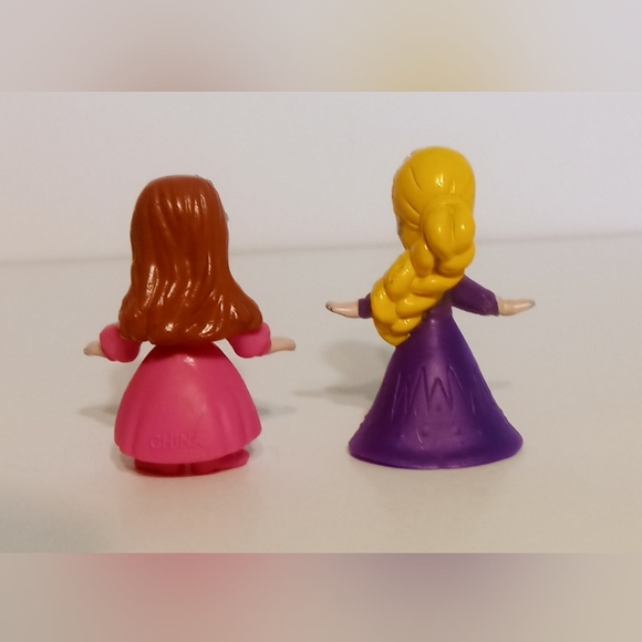 Boley Ice Princess Sisters for Life - Anna Elsa 2 figure lot Polly Pocket size - Picture 2 of 11